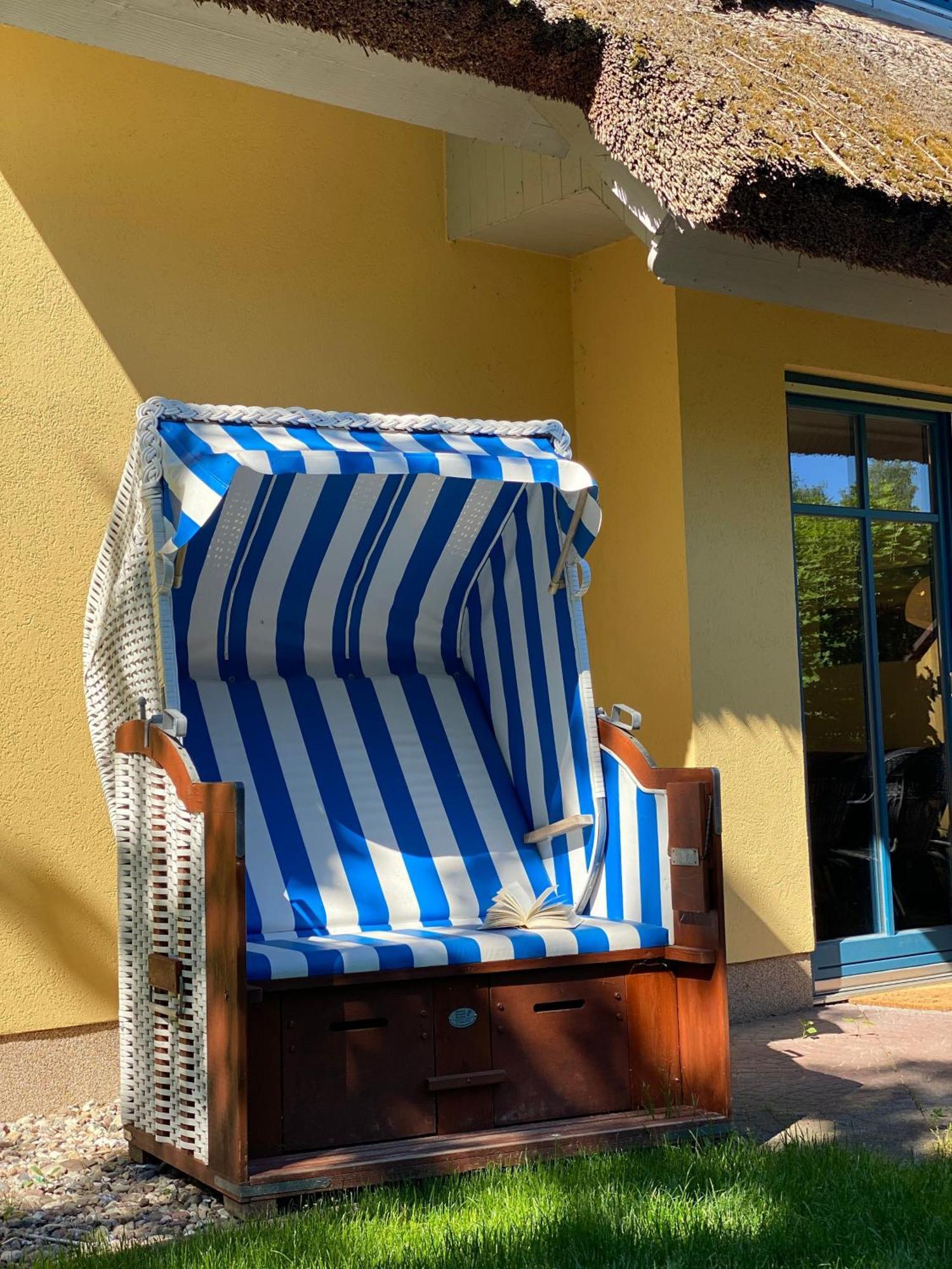 Вилла Familienfreundliches Reetdachhaus Weissdorn 2 Puddemin Экстерьер фото
