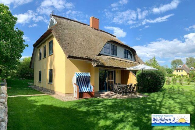 Вилла Familienfreundliches Reetdachhaus Weissdorn 2 Puddemin Экстерьер фото